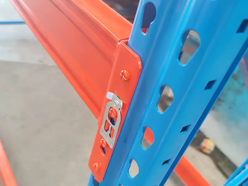teardrop pallet rack 001